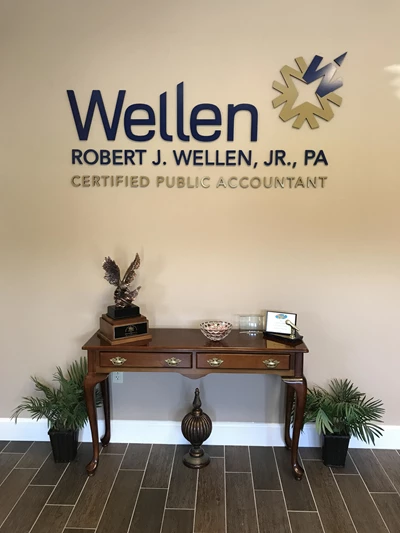 Dimensional Lobby Signage Helps Wellen CPA Capture Attention