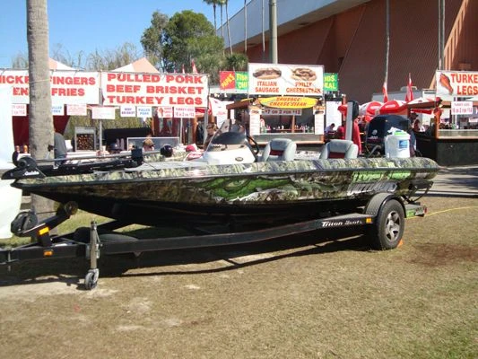 Boat and Watercraft Wraps and Decals